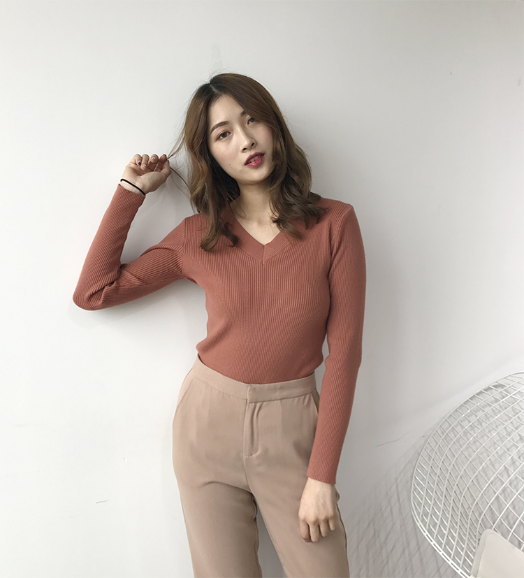 Mùa thu đông 2018 phiên bản mới của Hàn Quốc với áo len cổ lọ có cổ chữ V màu đơn nữ Slim là áo len đáy dài tay hoang dã mỏng áo cổ lọ