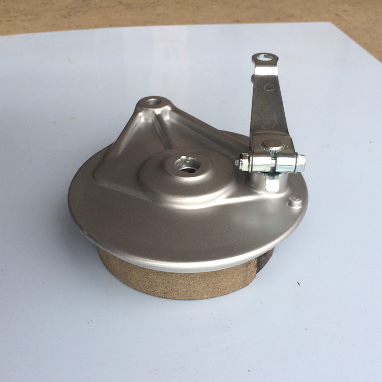 Áp dụng cho Wuyang Honda WH125-7-8 kiểm soát phía sau phanh trống bìa với má phanh má phanh xe máy