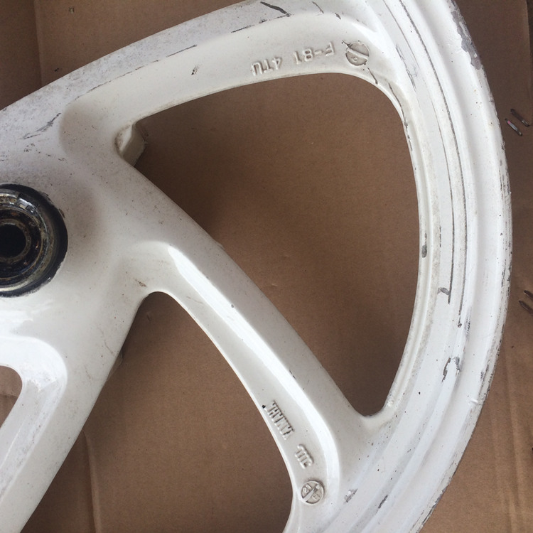 Áp dụng cho việc xây dựng Yamaha Jinlong JYM250 bánh trước vành trước bánh trước nhôm trắng - Vành xe máy vành xe dream chính hãng