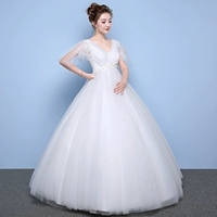 Одно свадебное платье не содержит аксессуаров