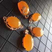 Pure natural jade Yunnan Longling Huanglong Jade boutique womens chanterelle yellow pendant inlaid pendant pendant