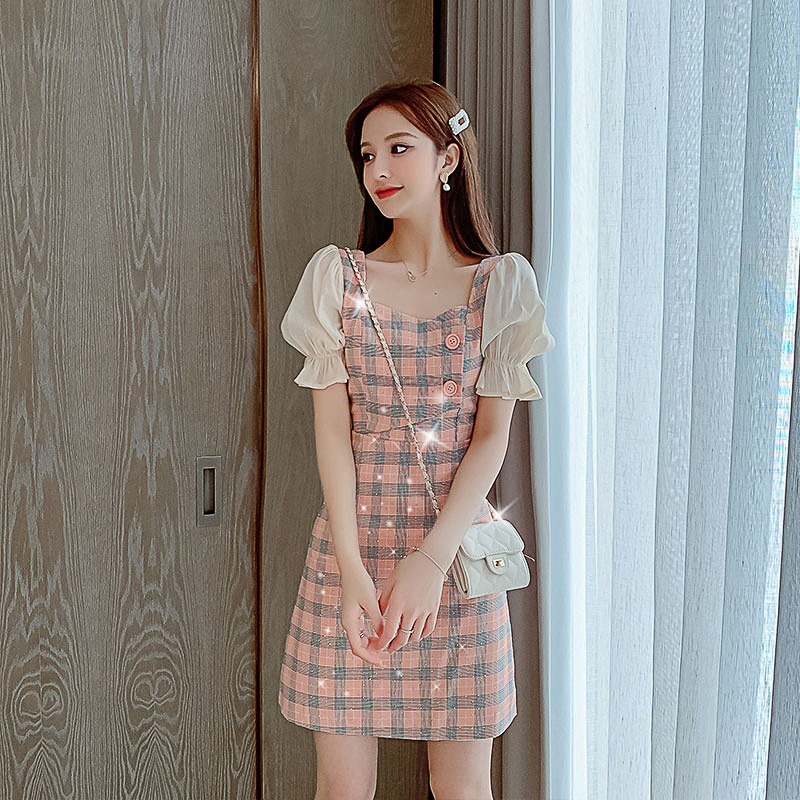 Retro French style Little romantic 2022 Summer new temperament Less age close-up Slim Square Collar Plaid and Skirt Woman