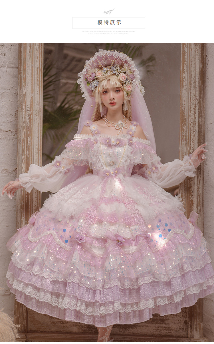 A pink lolita-style dress < with my hands - Dream