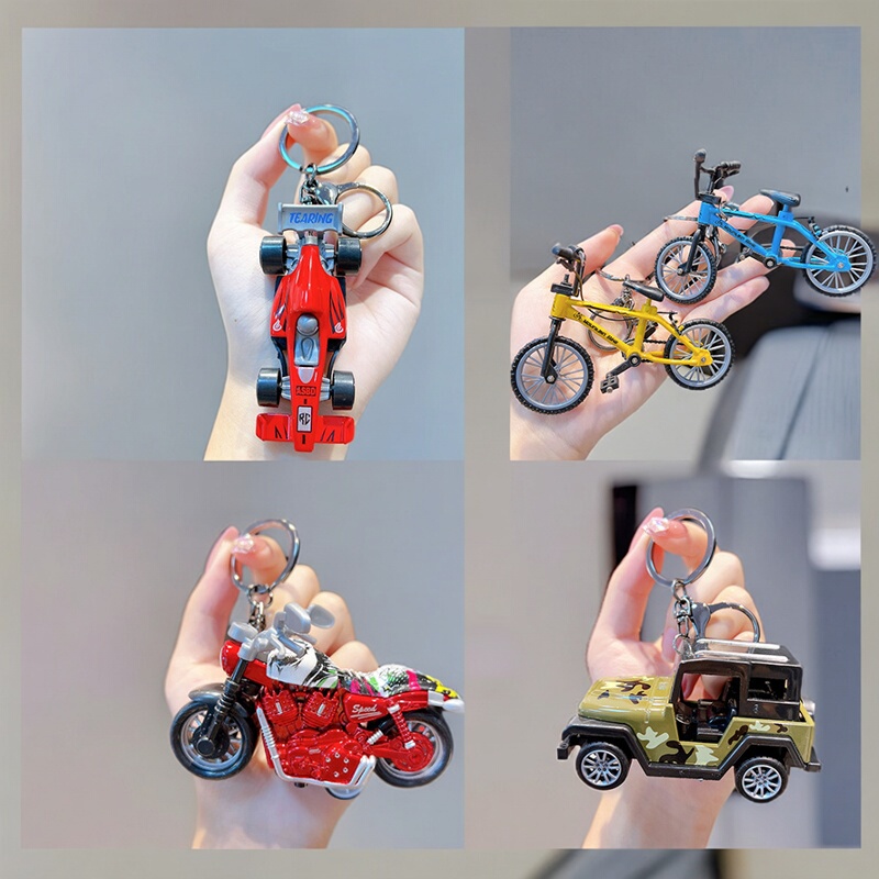 Alloy Jeep Pull-Back Car Model Keychain Bicycle Pendant Creative Motorcycle Bag Keychain Alloy Jeep Pull-Back Car Model Keychain Bicycle Pendant Creative Motorcycle Bag Keychain