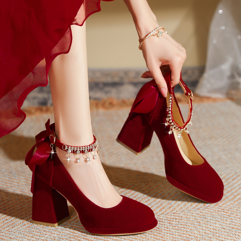 Red Stunning Wedding Shoes, Bridal Shoes, Mary Jane Chunky Heels, Chinese-Style Xiuhe Wedding Dress, Dual-Wear, Comfortable High Heels Red Stunning Wedding Shoes, Bridal Shoes, Mary Jane Chunky Heels, Chinese-Style Xiuhe Wedding Dress, Dual-Wear, Comfortable High Heels
