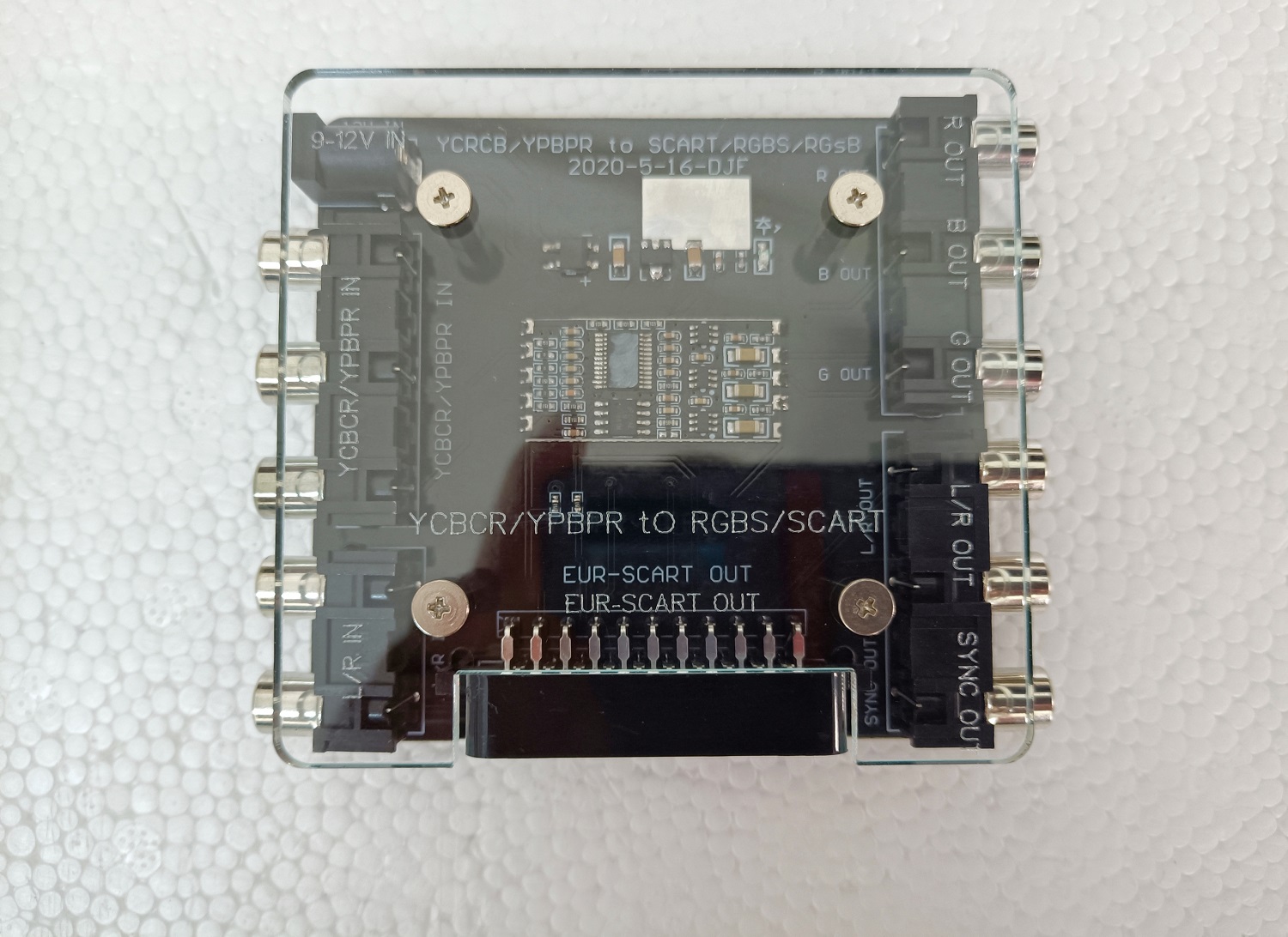 Color difference component YUV to RGBS SCART European standard converter