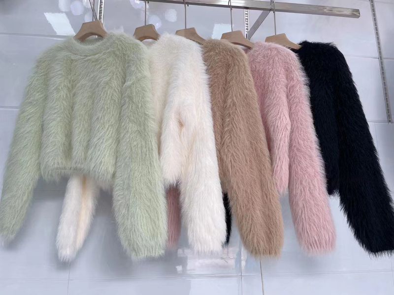 Solid Color Lazy Style 2025 Autumn and Winter New Design Top for Women, Soft Mink Fur Short Versatile Slimming Sweater
