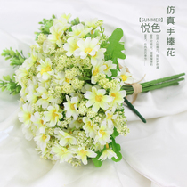 Photo studio photography props simulation flower jumping chrysanthemum small daisy flower bouquet simple Korean pastoral style hipster