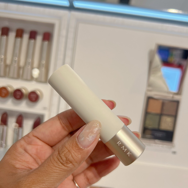 In-Stock Japan Rmk Lipstick White Tube Crystal Dewy Melt 2026 New 0103101112 Will Stain Cups and Fade