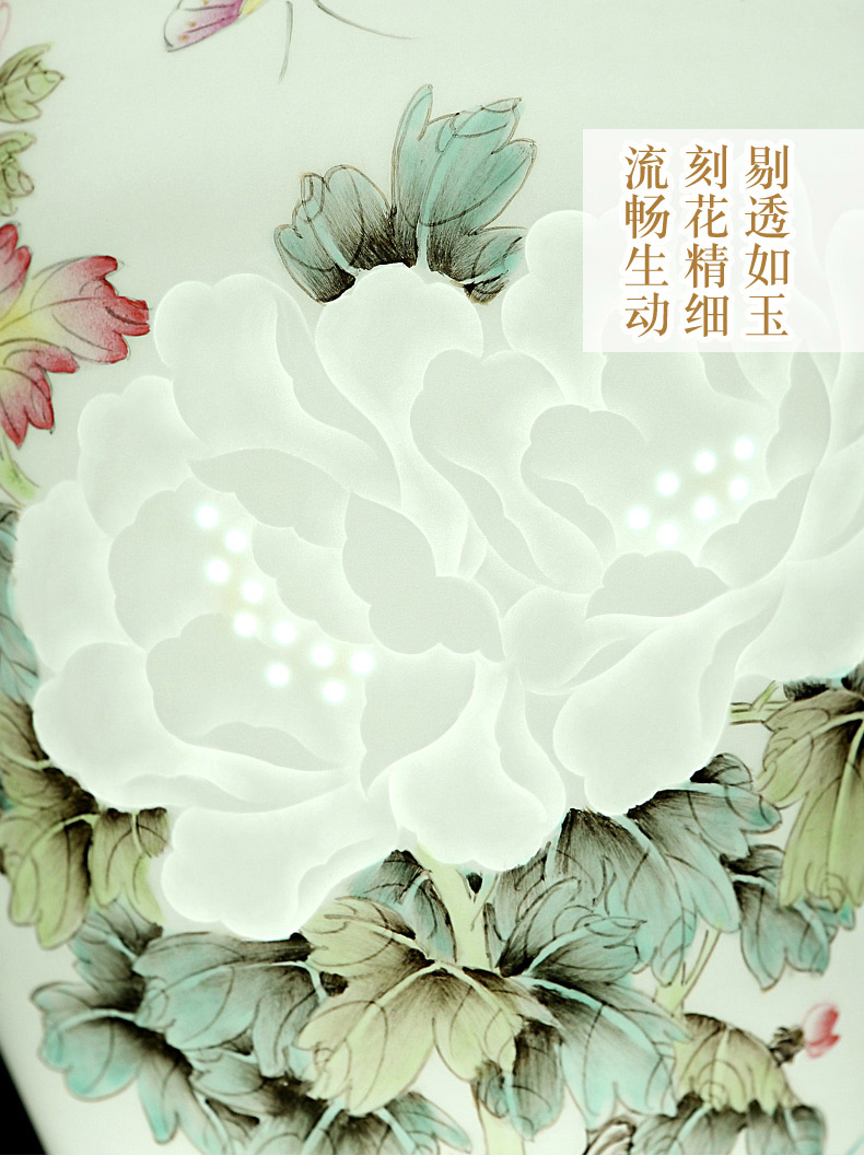 Jingdezhen vase hand - made and exquisite porcelain blooming flowers and exquisite porcelain vase