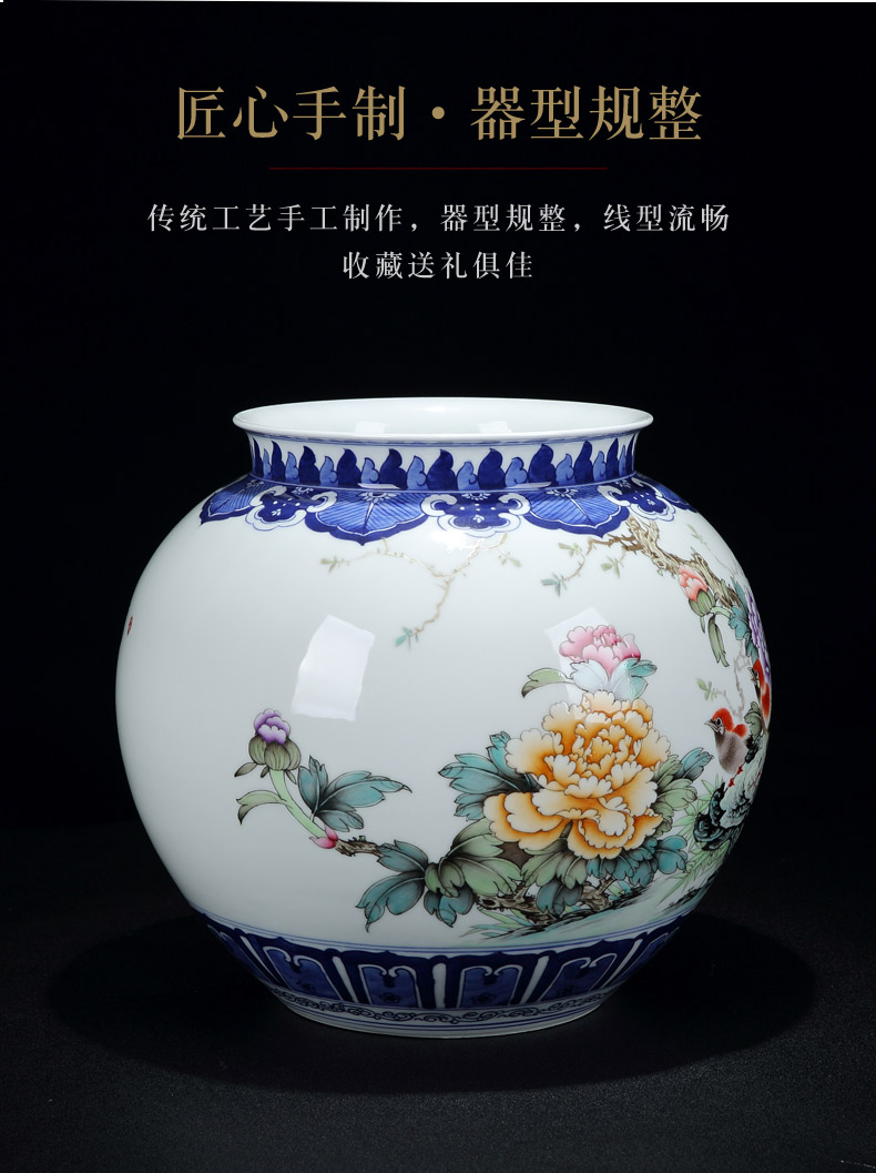 Jingdezhen vase hand - made porcelain dou charactizing a vase