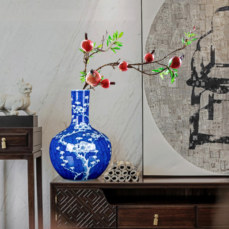 Jingdezhen ceramic vase furnishing articles sitting room hand - made tree furnishing articles household act the role ofing is tasted Chinese blue and white porcelain is arranging flowers