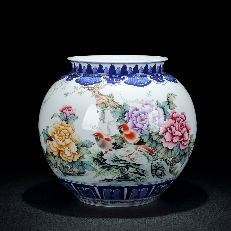 Jingdezhen vase hand - made porcelain dou charactizing a vase