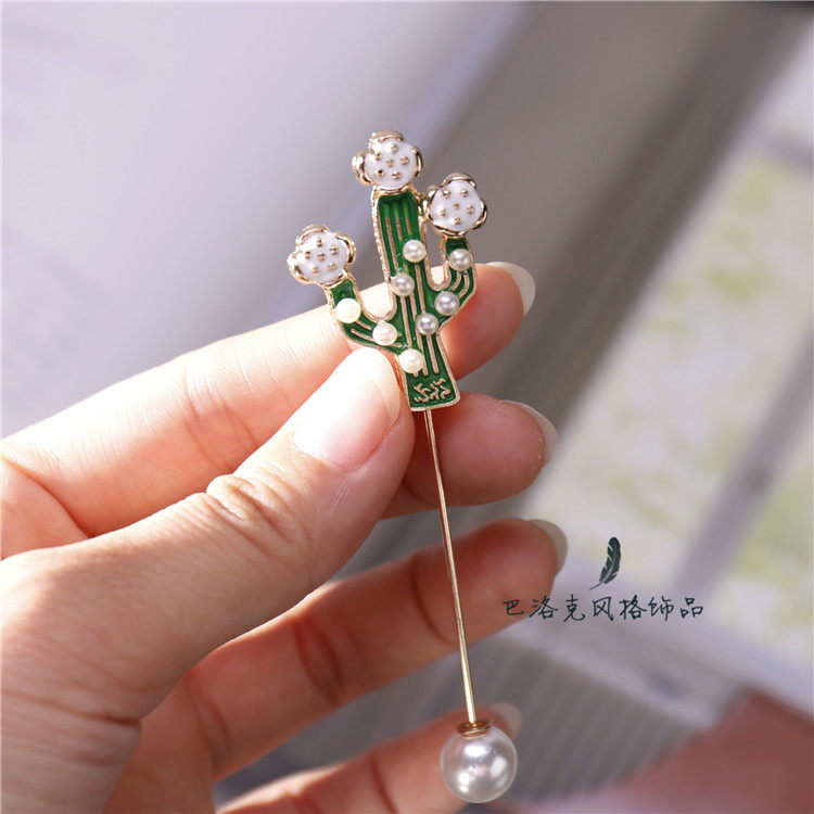 Literary Fan Cactus a small black clip suit jacket personality decorative pin plant collar sweater pin brooch
