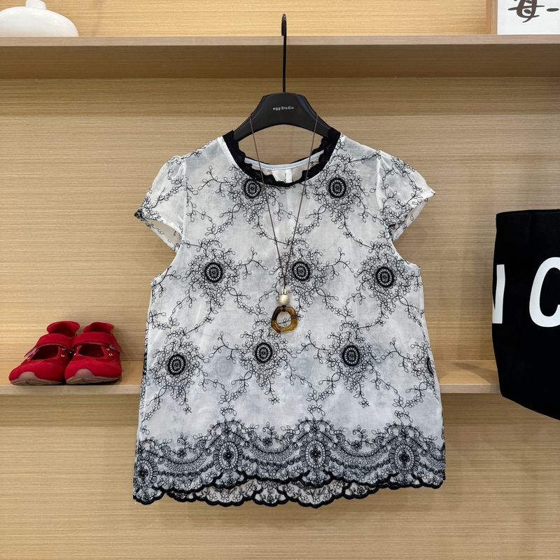 High-End European Goods 2026 Summer New Style High-End Round-Neck Casual Lace Splicing Embroidered Short-Sleeved Shirt for Women High-End European Goods 2026 Summer New Style High-End Round-Neck Casual Lace Splicing Embroidered Short-Sleeved Shirt for Women