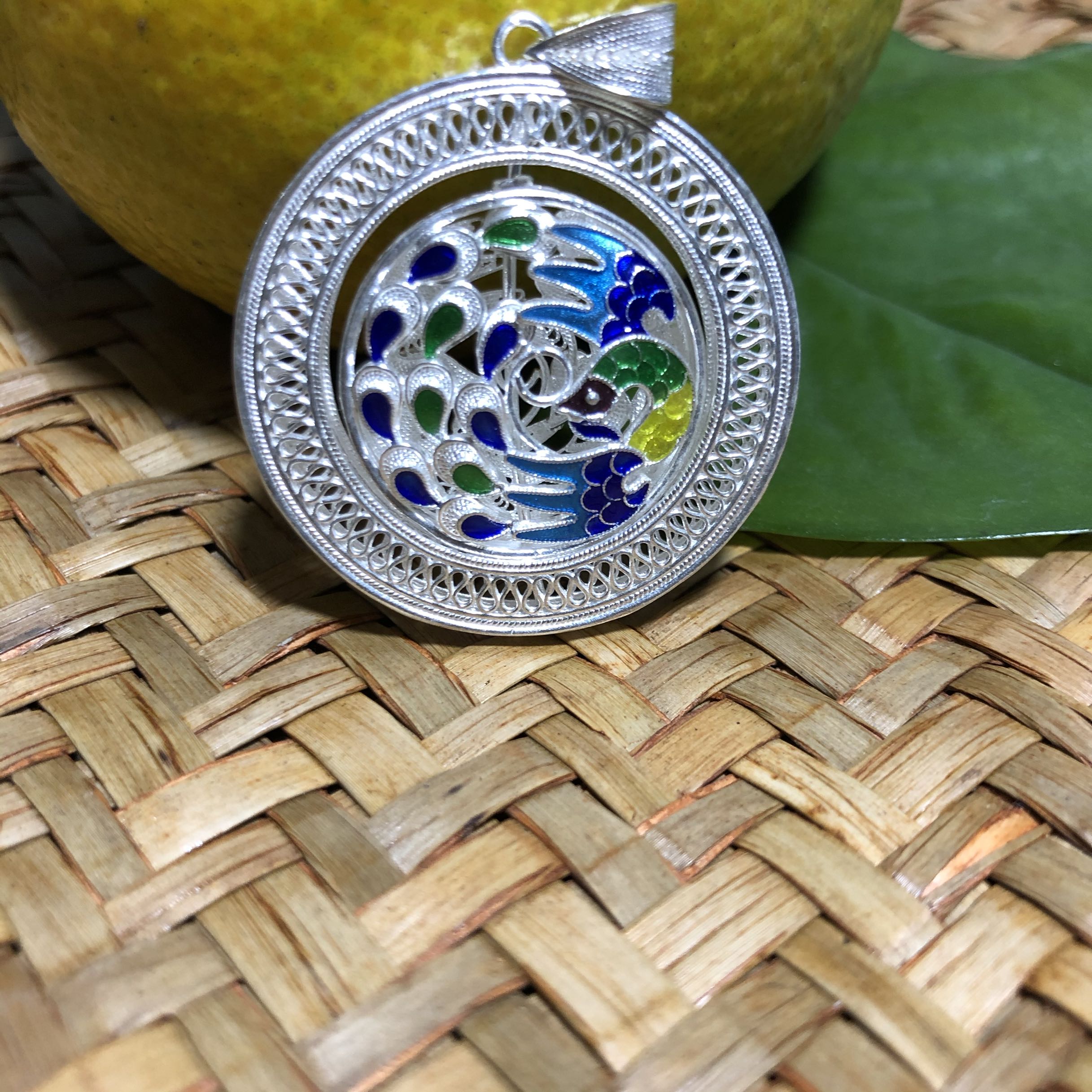 Wire drawing transfer pendant inlaid with crested back View Thai blue foot silver 999