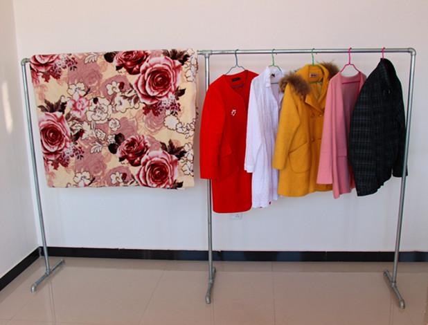 Six-point galvanized steel pipe clothes rack single and double floor-to-ceiling clothes rail balcony clothes rack quilt rack water pipe clothes rack