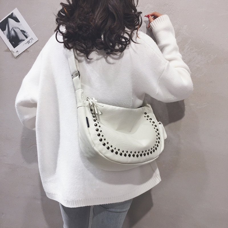 Upper New Big Bag Girls Pack New 2021 Cool Teenage Girl Rivet Bag Large Capacity Class Bag Casual Single Shoulder Diagonal Satchel Bag