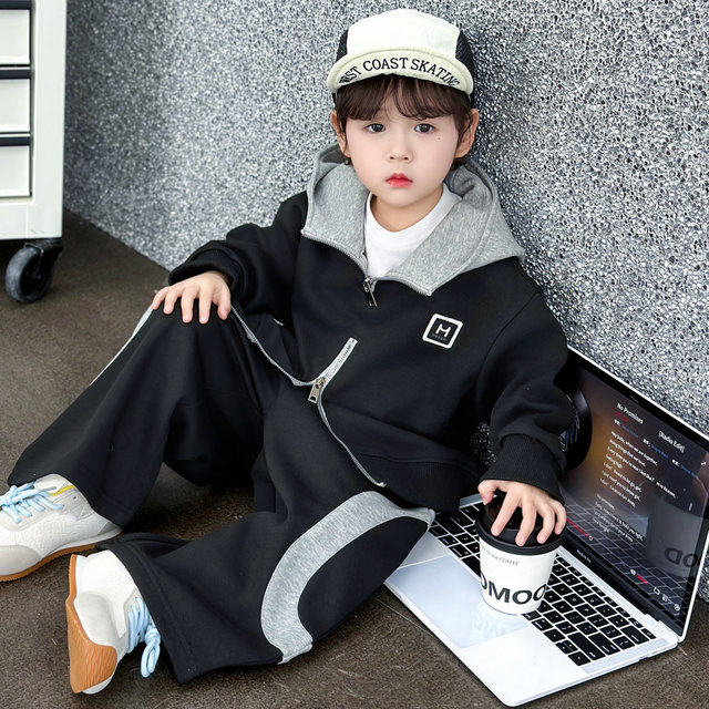 Boys' Spring Sweatshirt Set 2026 New Style Children's Cool Sportswear Baby Spring and Autumn Stylish Two-Piece Set