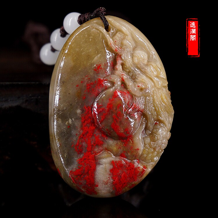 Changhua chicken blood stone pendant dragon pendant sweater chain necklace zodiac dragon bean green frozen jade soft fidelity