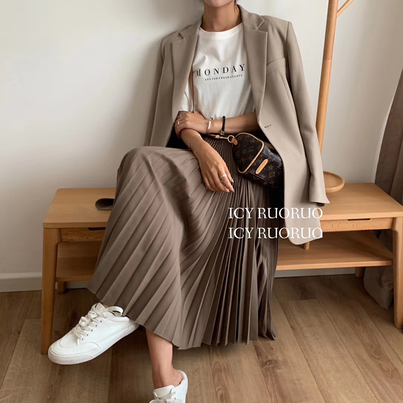 Taobao clothing photography headless shop owner style shooting frigid style Internet celebrity model photography women's clothing model shooting