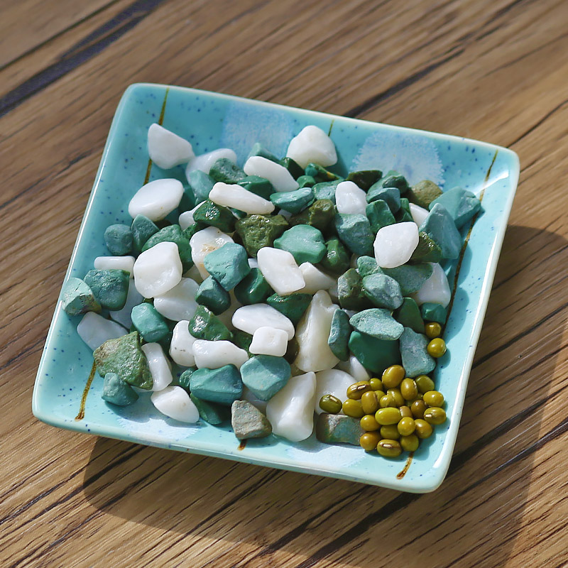 1 catty of small stones, colorful stones, colored stones, succulents, flowers, potted paving stones, fish tanks, decorative landscaping stones