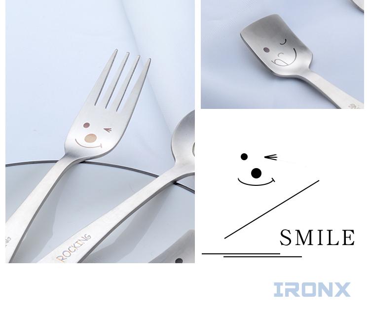 304 trẻ em bằng thép không gỉ dao kéo đặt bộ đồ ăn cầm tay đũa cho bé nĩa sinh viên hộp sắt ba mảnh khay gỗ đựng thức ăn