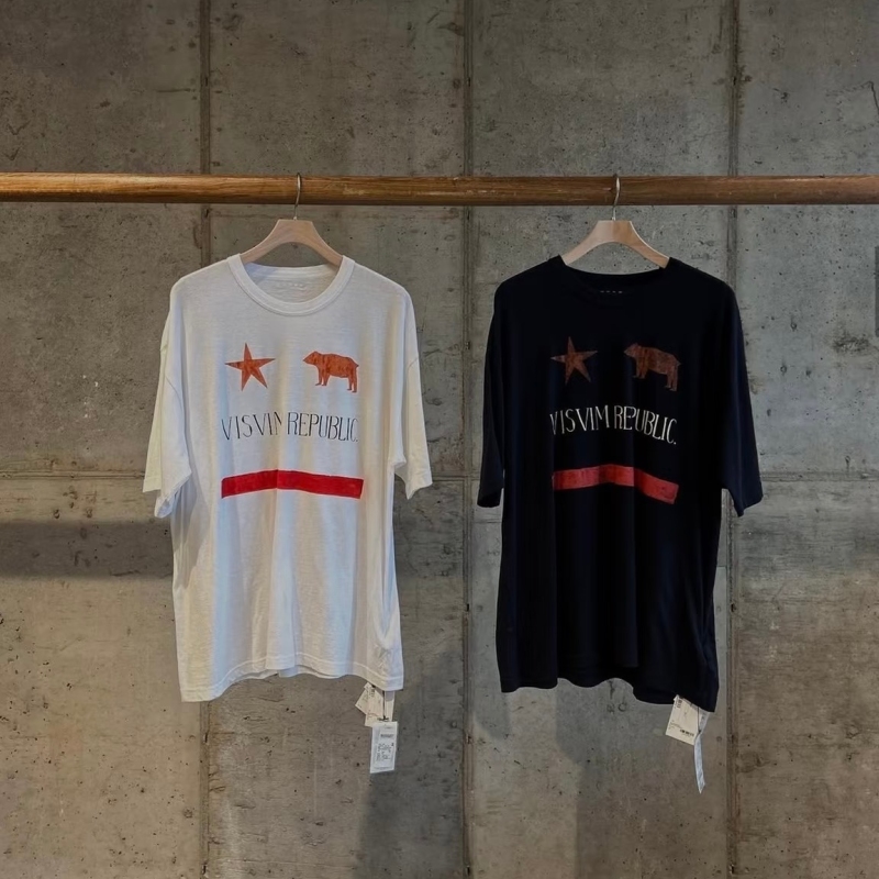 Visvsvm Visvim Style Jumbo Tee S/S Republic Tianzhu Cotton Printed Short-Sleeved T-Shirt Visvsvm Visvim Style Jumbo Tee S/S Republic Tianzhu Cotton Printed Short-Sleeved T-Shirt