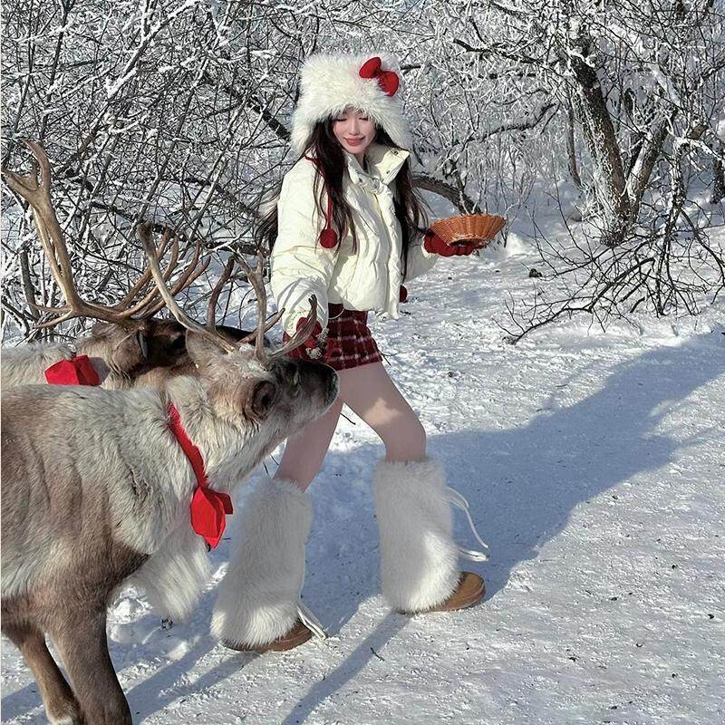 Longbai Mountain Snowfield Outfit with Furry Sock Covers, Northeast Harbin Snow Country Travel Warm Leg Socks, Snow Boot Covers
