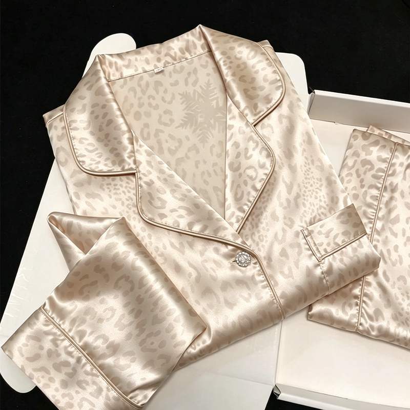 2026 New Style Light Luxury Champagne Gold Leopard Print Ice Silk Pajamas for Women, Spring and Autumn Long-Sleeved Loungewear, Can Be Worn Outside in Summer 2026 New Style Light Luxury Champagne Gold Leopard Print Ice Silk Pajamas for Women, Spring and Autumn Long-Sleeved Loungewear, Can Be Worn Outside in Summer