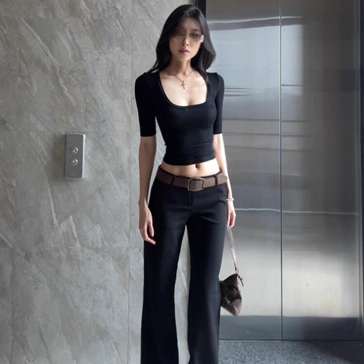 Sexy Hot Girl Style U-Neck Regular Shoulder Half-Sleeve T-Shirt for Women, New Summer Style, Black Slim-Fit, Slimming Short Crop Top