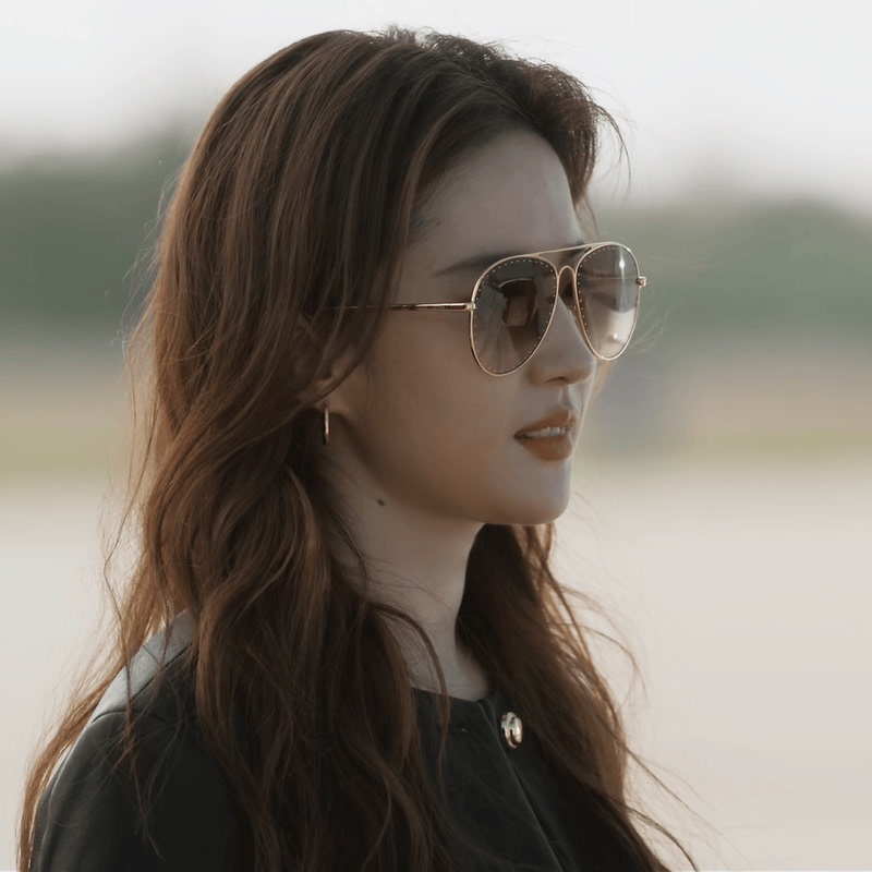 The Story of the Rose Liu Yifei and Huang Yimei's Same Style Sunglasses with Metal Rivets, Large Frame, Anti-Polarized Aviator Sunglasses
