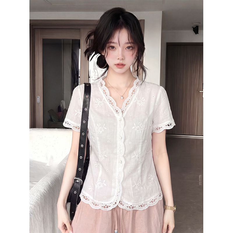 Faucikor White Cut-Out V-Neck Short-Sleeved Lace Shirt for Women, New Summer Style Lace Design Niche Top