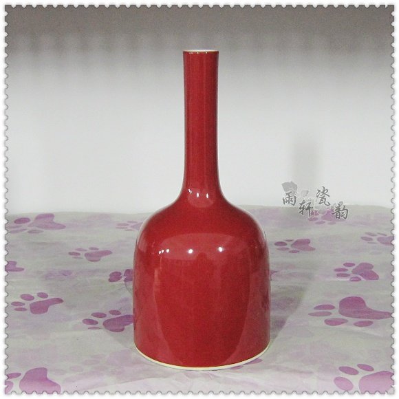 Value recommended Jingdezhen ceramics handmade antique sacrificial red monochrome glaze straight hammer countertop small vase ornaments special offer