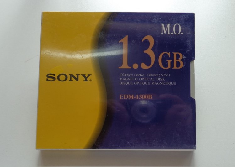 SONY MAGNETIC DISC Sony Mmo magnetic disc 5 25 inches (1300B) 1 3GB CDs