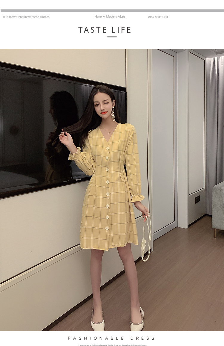 VK旗艦店 韓系荷葉袖單排扣收腰V領格紋長袖洋裝