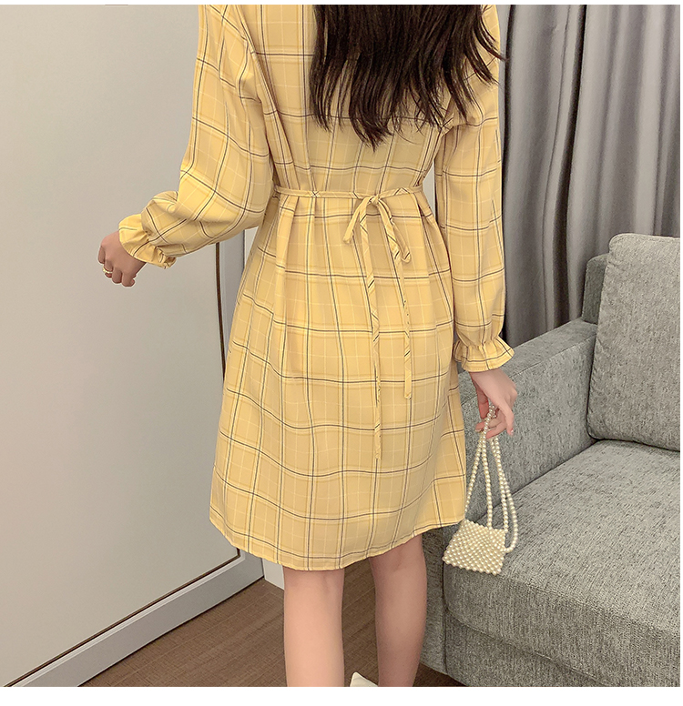 VK旗艦店 韓系荷葉袖單排扣收腰V領格紋長袖洋裝