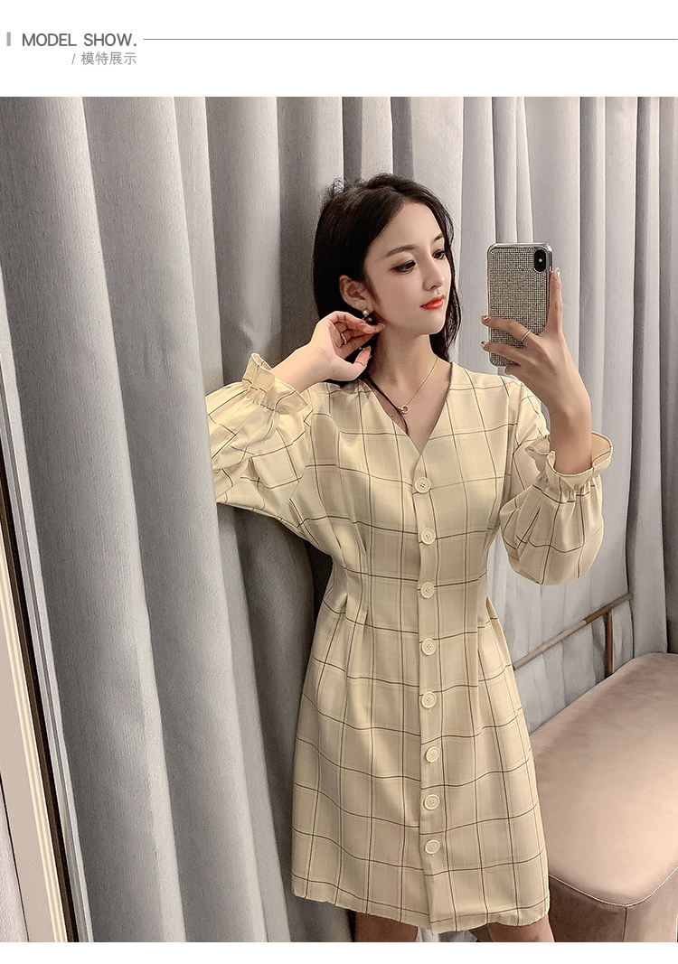 VK旗艦店 韓系荷葉袖單排扣收腰V領格紋長袖洋裝