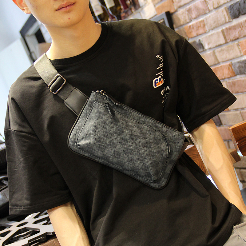 Hong Kong men's new plaid chest bag Purse Fashion 100 Hitch Satchel Satchel Bag Street Single Shoulder Bag Man Bag Tide