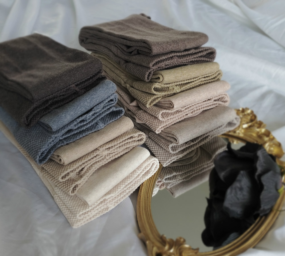 AY To films autumn and winter cotton thin oatmeal pantyhose light-colored vertical stripes pressure high waist nine-point pantyhose women