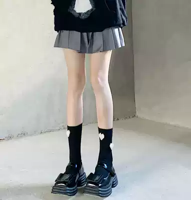 AY To films hand-sewn three-dimensional Pearl love double needle black and white solid color women's socks cute spring and autumn JK socks