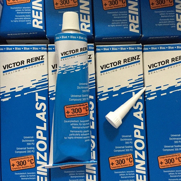 Purely imported from Germany - matching Mercedes-Benz BMW engine sealant cylinder head gasket-free black glue resistant to 300 ° high temperature