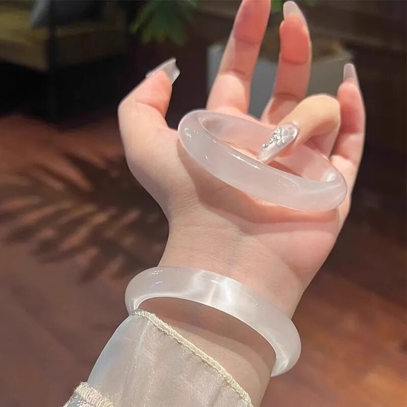 Slightly Flawed, High-Transparency White Moonlight Cat's Eye Stone Glass Internet-Famous Bracelet for Women, Light Luxury, Sweet and Versatile Jade Bracelet, Chinese Style Jewelry Slightly Flawed, High-Transparency White Moonlight Cat's Eye Stone Glass Internet-Famous Bracelet for Women, Light Luxury, Sweet and Versatile Jade Bracelet, Chinese Style Jewelry