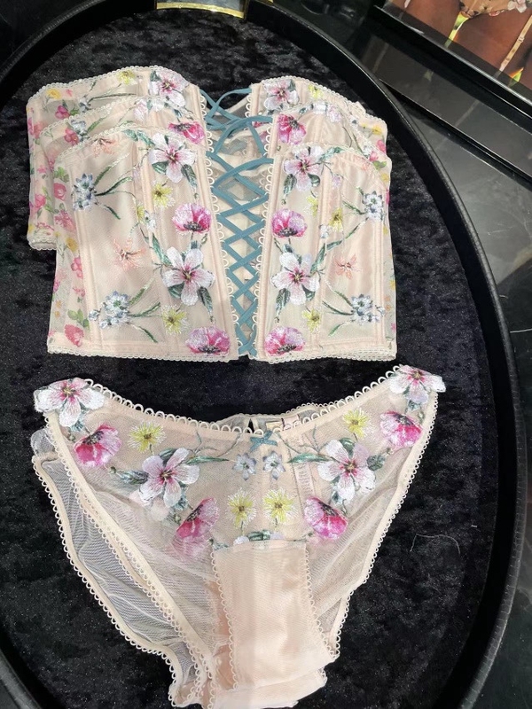 Victoria's Secret Pink Floral Embroidered Lace-Up Wireless Unpadded Shapewear Bustier, Non-Returnable Victoria's Secret Pink Floral Embroidered Lace-Up Wireless Unpadded Shapewear Bustier, Non-Returnable