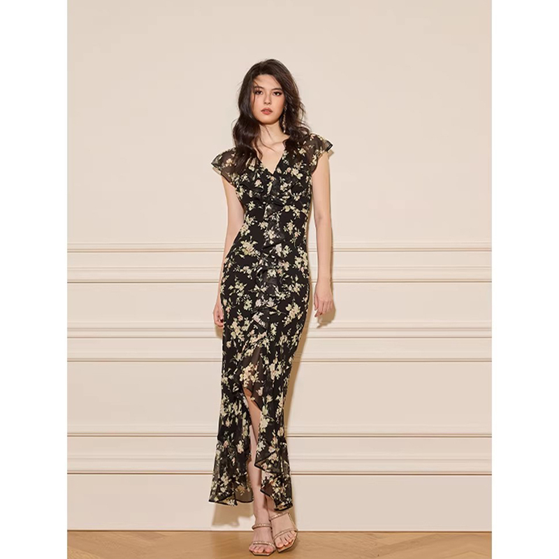 2026 New Summer Fashion French-Style High-End Floral Dress with Hepburn-Style Temperament, Mid-Length Casual Dress