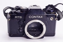 CONTAX RTS II QUARTZ film SLR camera can be equipped with 50 35 28 lenses
