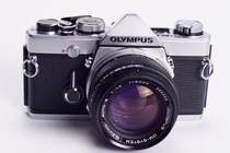 OLYMPUS OLYMPUS OM1 50 1 4 mechanical film SLR camera with date back 98 new
