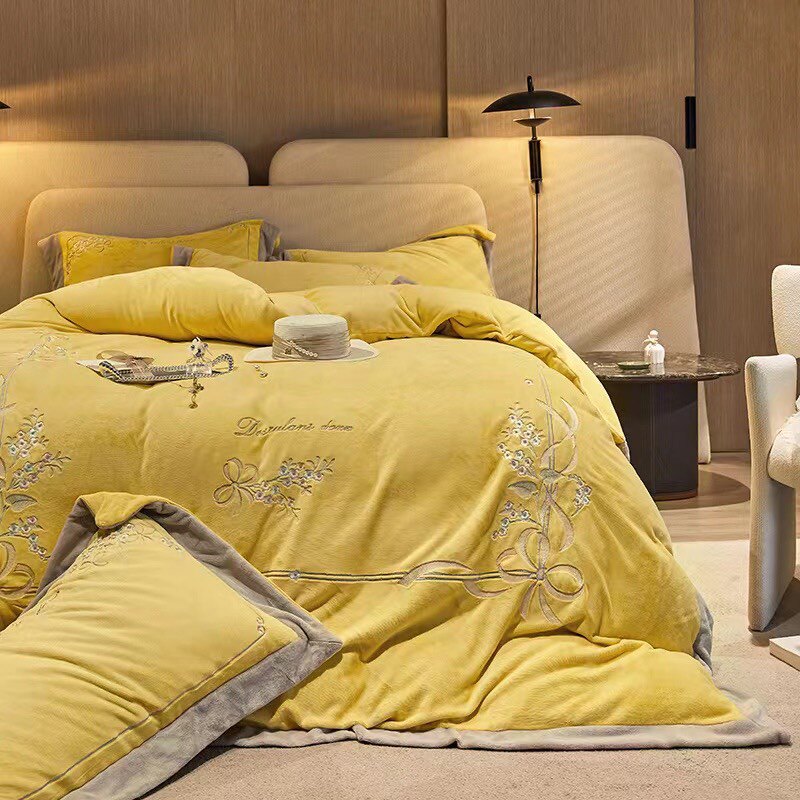 Designer Organic Bioxygen Velvet Warm Four Pieces Winter Thickening Crypto Suite Been Embroidered by Heavy Industry