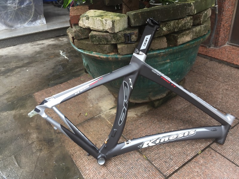 Taiwan original clothing kinesisTT semi-carbon road iron triple aluminum alloy breaking wind engineering frame sitting pole plus 300