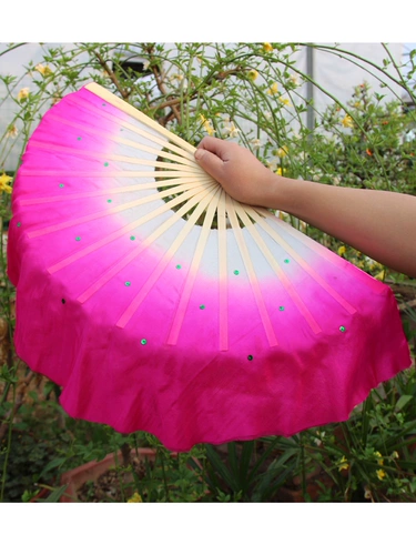 Подлинный вентилятор с настоящим шелковым танце